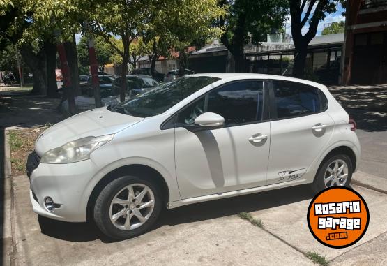Autos - Peugeot 208 2016 Nafta 103000Km - En Venta