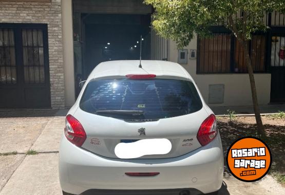 Autos - Peugeot 208 2016 Nafta 103000Km - En Venta