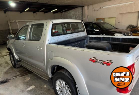 Camionetas - Toyota HILUX SRV 4x4 2014 Diesel 304000Km - En Venta