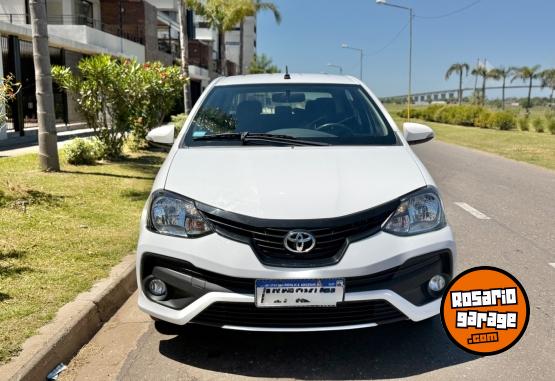 Autos - Toyota Etios XLS Pack 1.5 6M/T 2023 Nafta 95000Km - En Venta