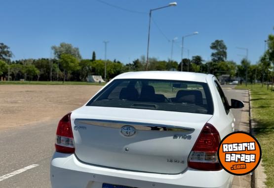 Autos - Toyota Etios XLS Pack 1.5 6M/T 2023 Nafta 95000Km - En Venta