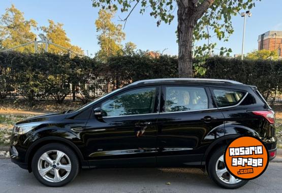 Camionetas - Ford Kuga TItanium 4WD 2019 Nafta 95800Km - En Venta