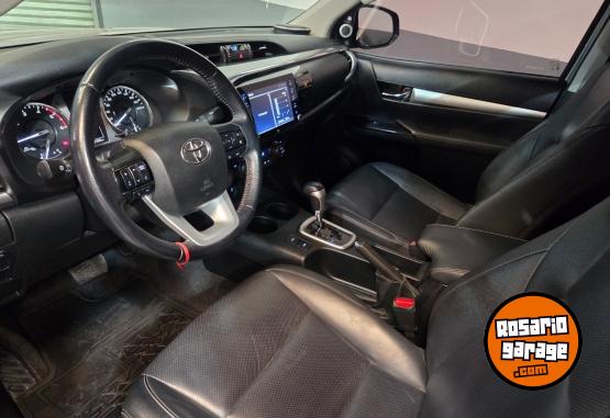 Camionetas - Toyota Hilux srx 2023 Diesel 132000Km - En Venta