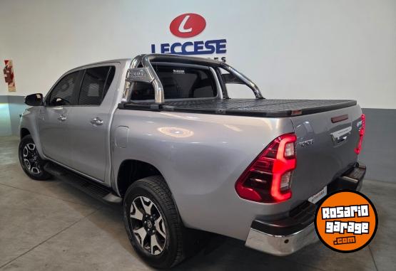 Camionetas - Toyota Hilux srx 2023 Diesel 132000Km - En Venta