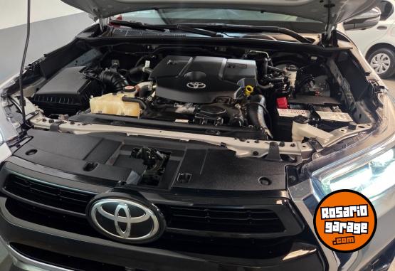 Camionetas - Toyota Hilux srx 2023 Diesel 132000Km - En Venta
