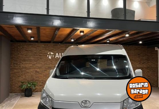 Utilitarios - Toyota Hiace 2021 Diesel 119000Km - En Venta