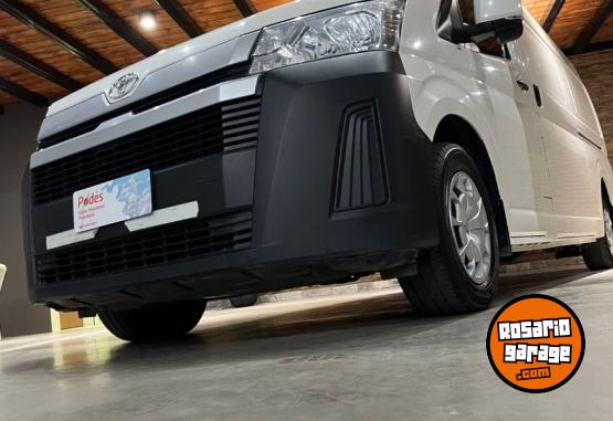 Utilitarios - Toyota Hiace 2021 Diesel 119000Km - En Venta