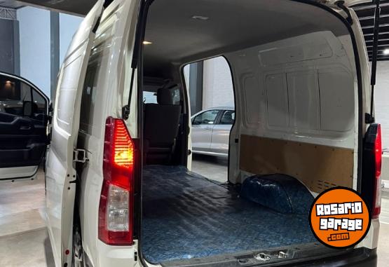 Utilitarios - Toyota Hiace 2021 Diesel 119000Km - En Venta