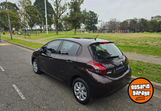 Autos - Peugeot 208 2017 Nafta 100000Km - En Venta