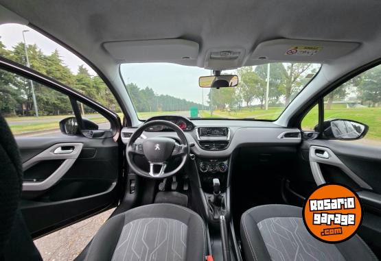 Autos - Peugeot 208 2017 Nafta 100000Km - En Venta
