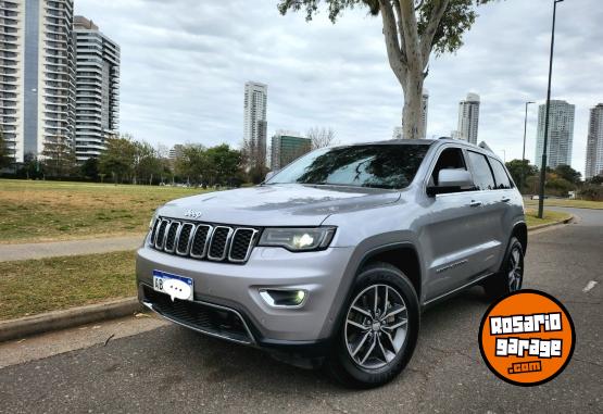 Camionetas - Jeep Grand cherokee 2017 Nafta 125000Km - En Venta