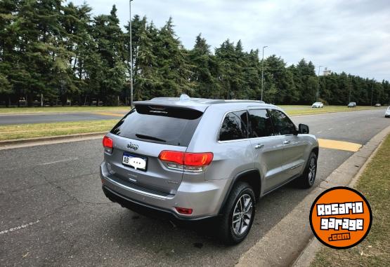 Camionetas - Jeep Grand cherokee 2017 Nafta 125000Km - En Venta