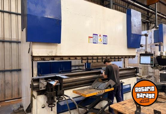 Herramientas - Plegadora Cnc Hidr�ulica 4600x3000 Ahyw 400 Toneladas - En Venta