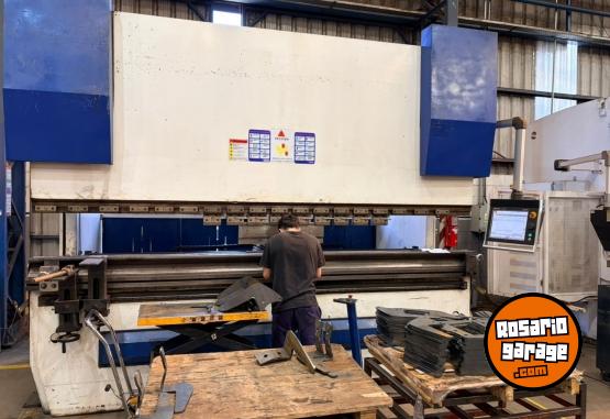Herramientas - Plegadora Cnc Hidr�ulica 4600x3000 Ahyw 400 Toneladas - En Venta