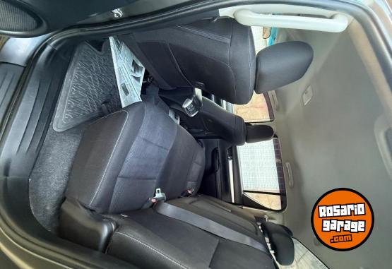 Camionetas - Toyota Hilux Srv 2020 Diesel 90000Km - En Venta