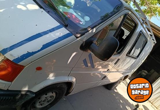 Utilitarios - Ford Transit 1998 Diesel 111111Km - En Venta