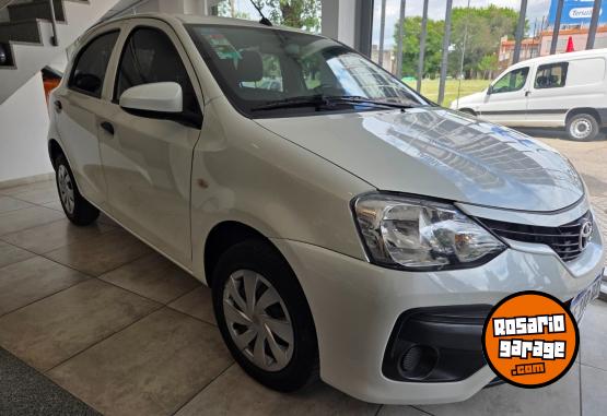 Autos - Toyota Etios 2020 Nafta 61000Km - En Venta