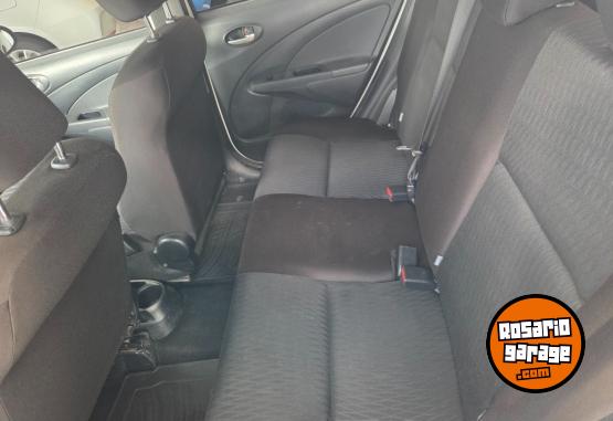 Autos - Toyota Etios 2020 Nafta 61000Km - En Venta