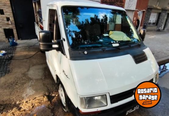 Utilitarios - Renault Trafic Rodeo 1997 Diesel 140000Km - En Venta
