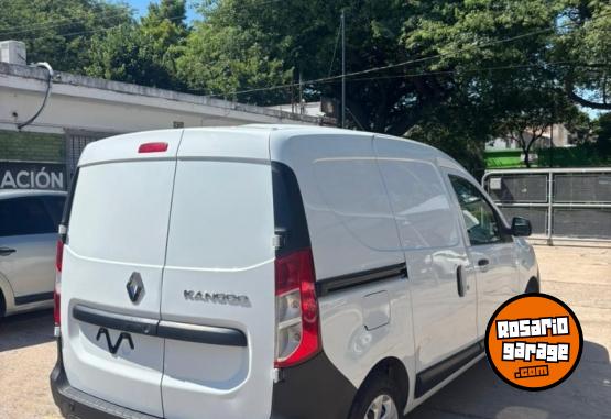 Utilitarios - Renault Kangoo Express 1.6 2022 GNC 88000Km - En Venta