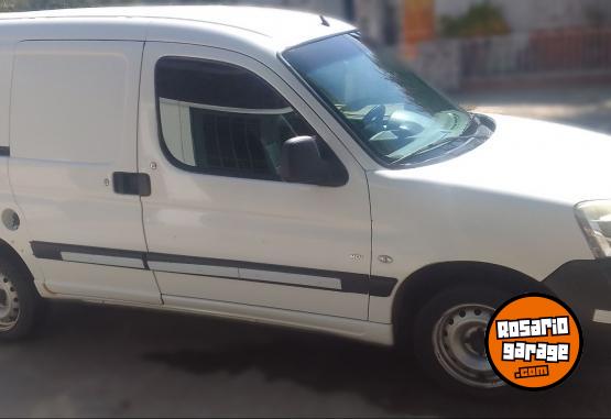 Utilitarios - Peugeot Partner 2011 Diesel 200000Km - En Venta