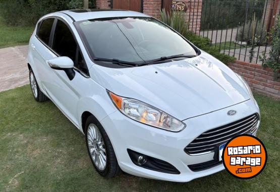 Autos - Ford Fiesta Titanium 2017 Nafta 97000Km - En Venta