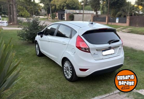Autos - Ford Fiesta Titanium 2017 Nafta 97000Km - En Venta