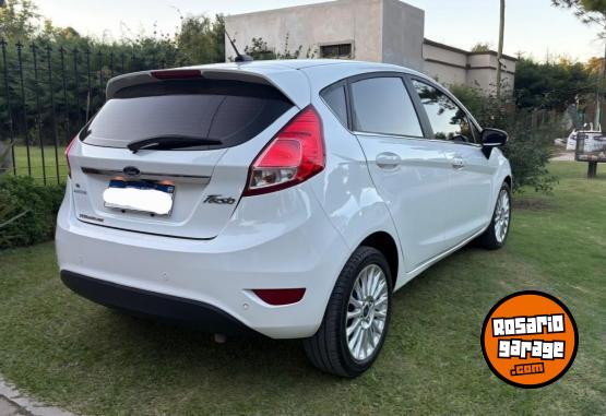 Autos - Ford Fiesta Titanium 2017 Nafta 97000Km - En Venta