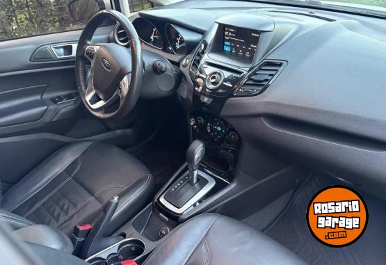 Autos - Ford Fiesta Titanium 2017 Nafta 97000Km - En Venta