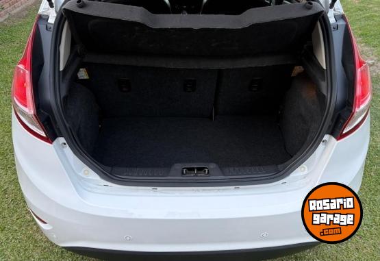 Autos - Ford Fiesta Titanium 2017 Nafta 97000Km - En Venta