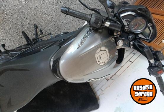 Motos - Bajaj ROUSER 160 2023 Nafta 13000Km - En Venta