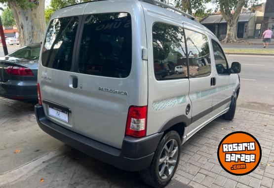Utilitarios - Peugeot Partner Patagonica 2022 Nafta 70000Km - En Venta