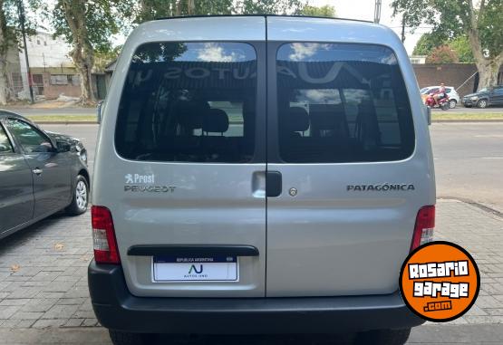 Utilitarios - Peugeot Partner Patagonica 2022 Nafta 70000Km - En Venta