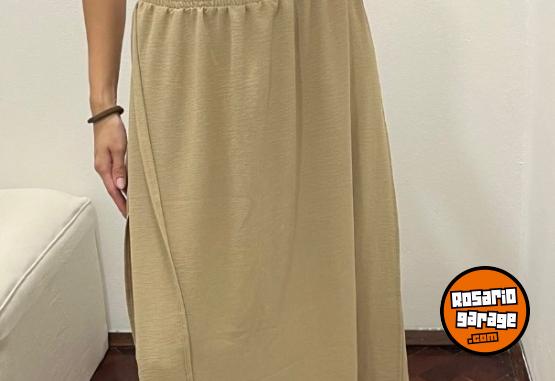 Indumentaria - Pollera larga con tajo - En Venta