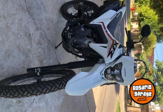 Motos - Honda XR 2025 Nafta 3000Km - En Venta