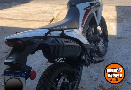 Motos - Honda XR 2025 Nafta 3000Km - En Venta