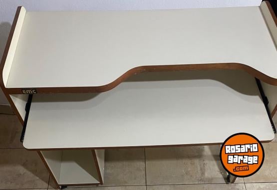 Hogar - Mesa para Computadora - En Venta