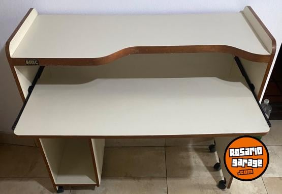 Hogar - Mesa para Computadora - En Venta