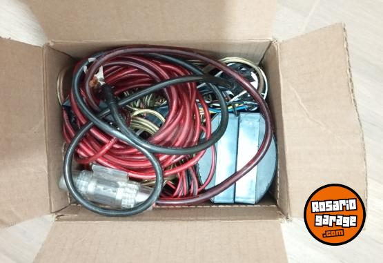 Accesorios para Autos - Potencia 4 Canales 1200W c/woofer y cables. TODO IMPECABLE!! - En Venta