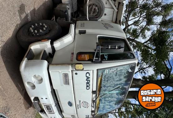 Camiones y Gr�as - Cargo 1722 + batea 25 m3 - En Venta