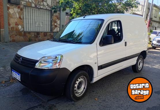 Utilitarios - Citroen Berlingo 2024 Diesel 40000Km - En Venta