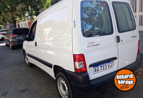 Utilitarios - Citroen Berlingo 2024 Diesel 40000Km - En Venta