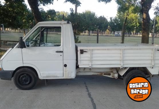 Utilitarios - Renault Rodeo 1999 Diesel 111111Km - En Venta