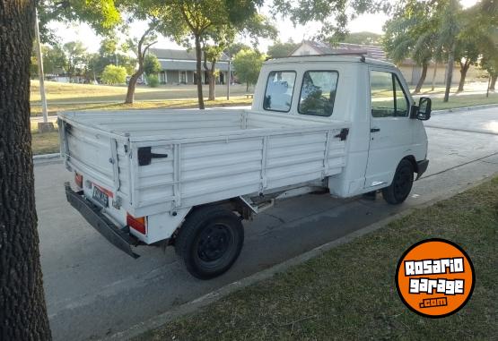 Utilitarios - Renault Rodeo 1999 Diesel 111111Km - En Venta