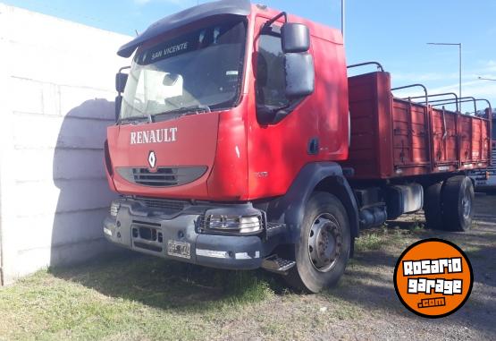 Camiones y Gr�as - RENAULT  300 DXI  2008 CARROSADO - En Venta