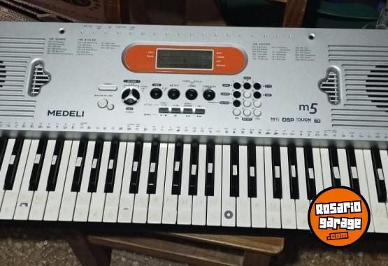 Instrumentos Musicales - Teclado Medeli m5 usb - En Venta