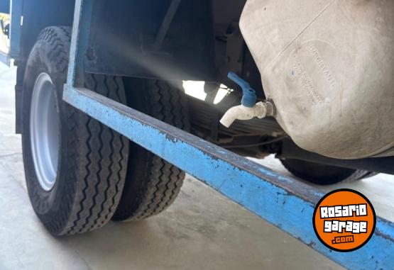 Camiones y Gr�as - Mercedes Benz 710 - En Venta