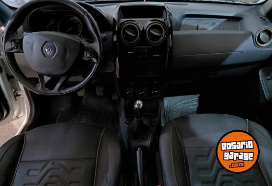 Autos - Renault Duster privilege 2015 GNC 156000Km - En Venta