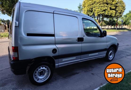 Utilitarios - Peugeot PARNERT  FURGON 2011 Nafta 213Km - En Venta