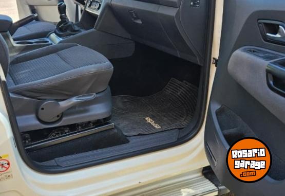 Camionetas - Volkswagen AMAROK HIGHLINE 2.0 180CV 2015 Diesel 215000Km - En Venta